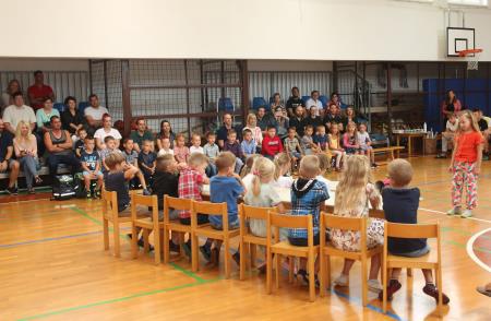 PRVI ŠOLSKI DAN SPREJEM PRVOOLČKOV GRAHOVO 10 FOTO LJUBO VUKELIČ